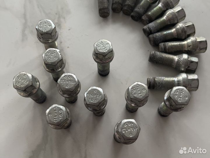 Колесные болты 14х1.5