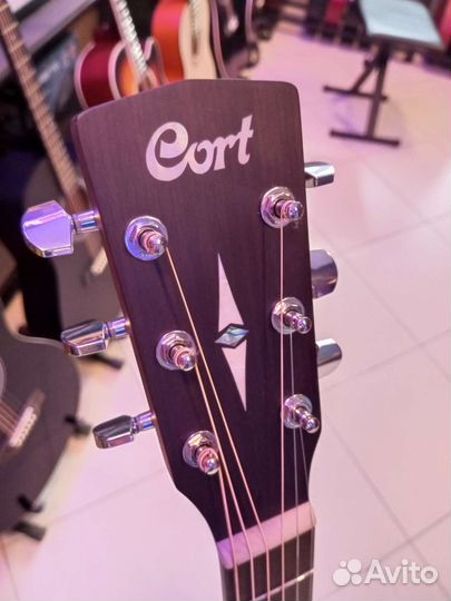 Гитара из массива cort