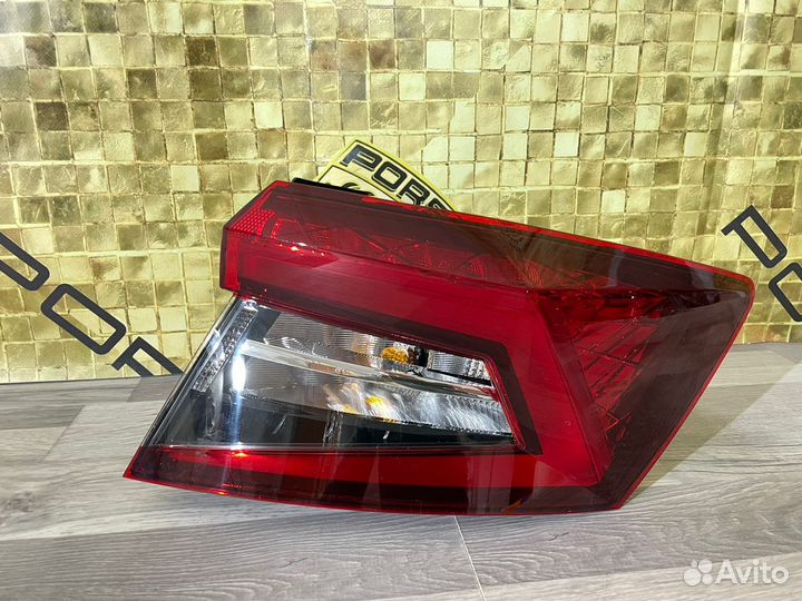 Фонарь задний правый наружный Skoda Karoq 17-23