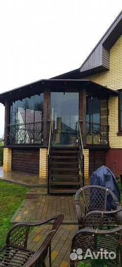 Безрамное остекление кафе