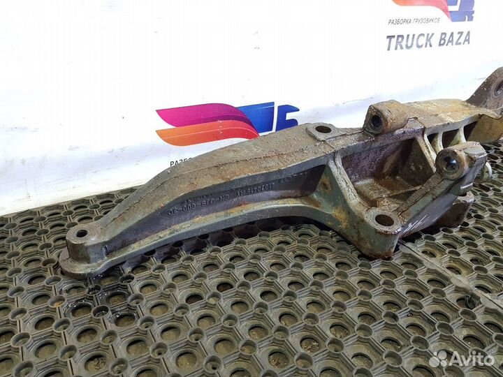 Кронштейн пневморессоры правый