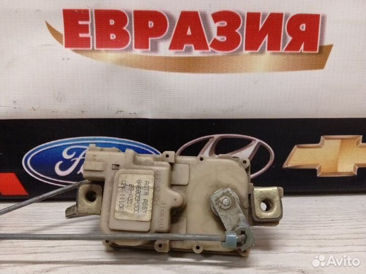 Кнопка открывания багажника Nissan Almera N16 QG15