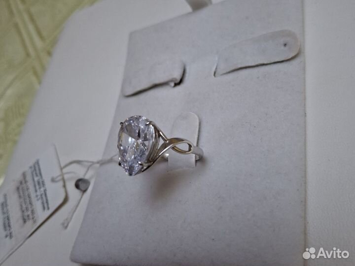 Кольцо серебряное с фианитом размер 18