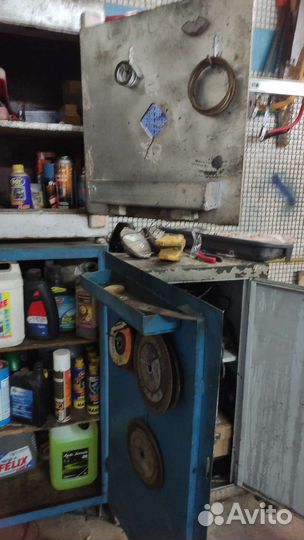 Ящики / сейфы металлические