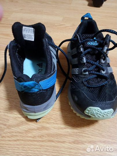 Кроссовки adidas р-р 37