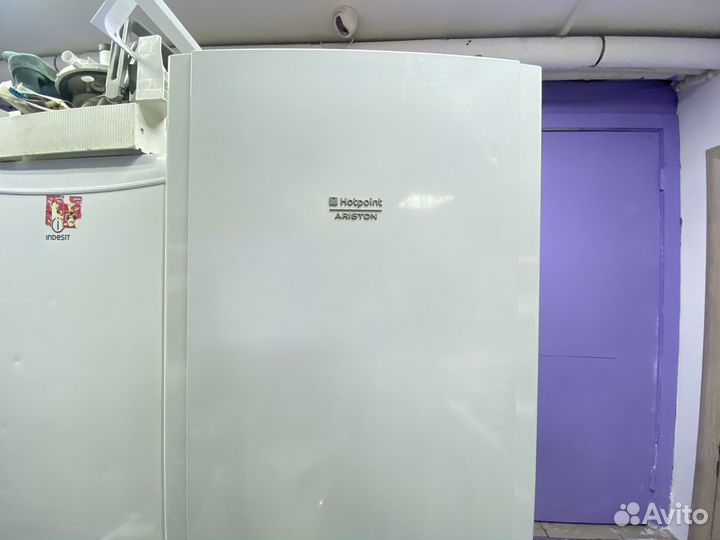 Холодильник Hotpoint Ariston бу
