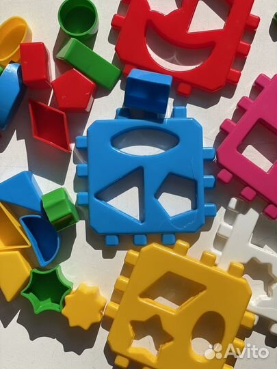 Развивающие игрушки сортер фигуры
