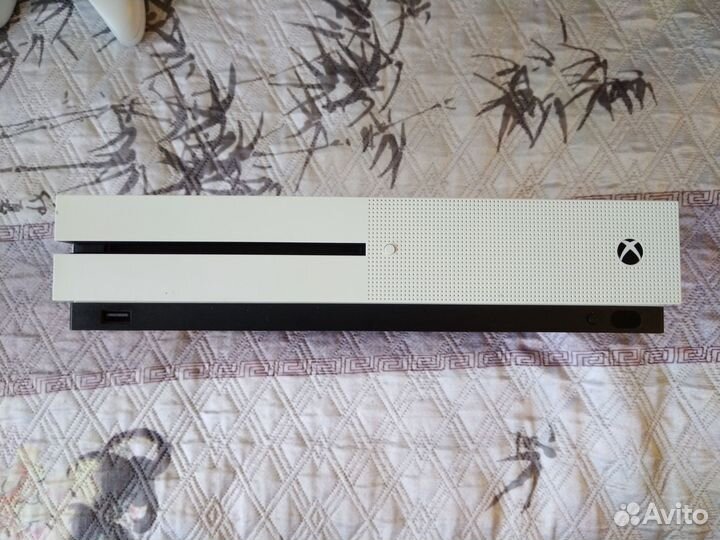 Игровая приставка xbox one s