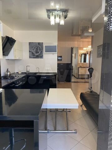 2-к. квартира, 63 м², 4/10 эт.