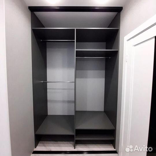 Шкаф-купе с зеркалом