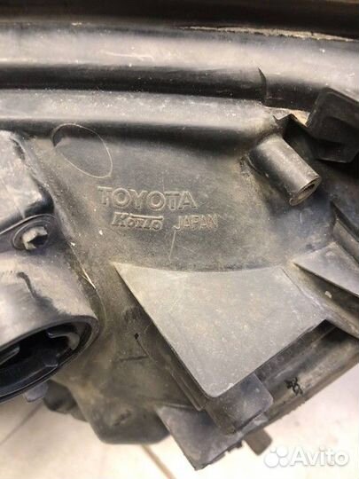 Фара правая Toyota Land Cruiser