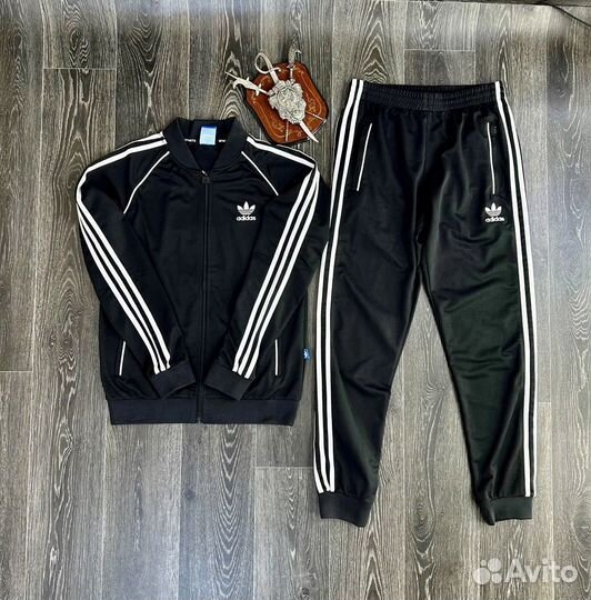 Спортивный костюм adidas