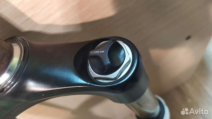 Вилка suntour 27.5