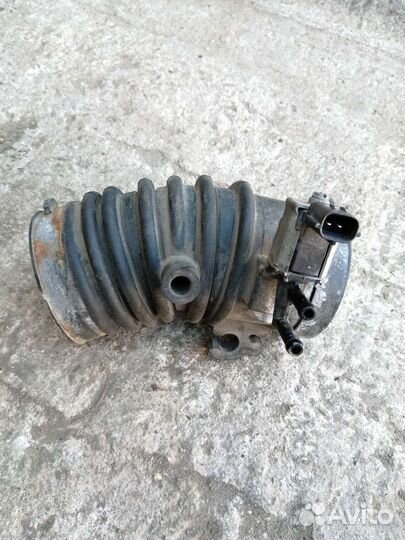 Патрубок воздушного фильтра Mazda 6