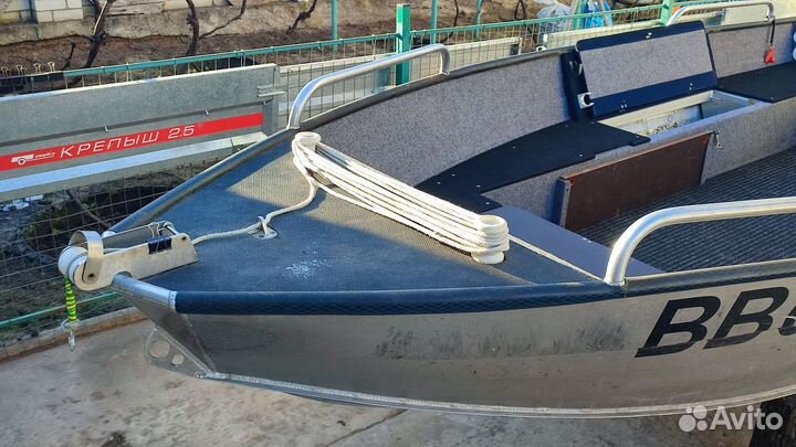 Лодка моторная