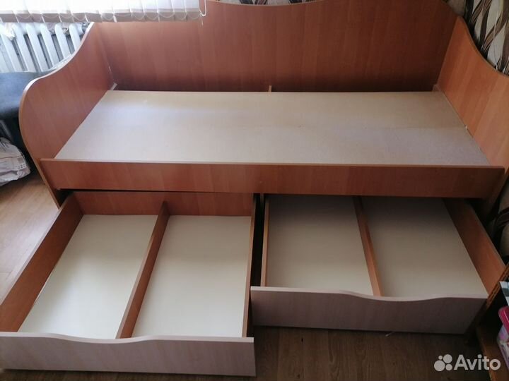 Продам кровать с матрасом