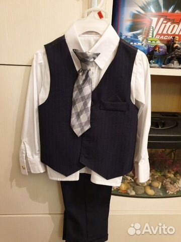 Костюм тройка