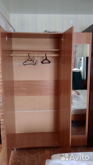 Шкаф платяной