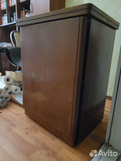 Швейная машина LADA