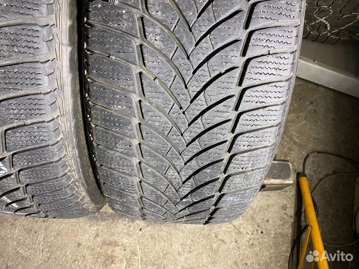 Goodyear UltraGrip Ice 2 235/45 R18 98T