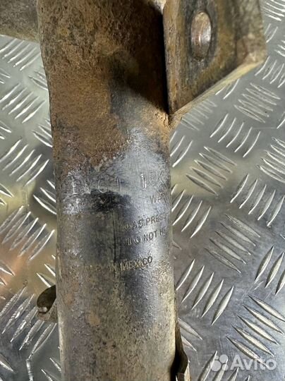 Амортизатор передний левый Ford Focus 3 2011-2019