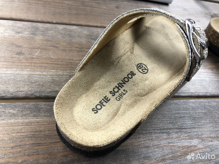 Сандали для девочки кожаные новые Дания