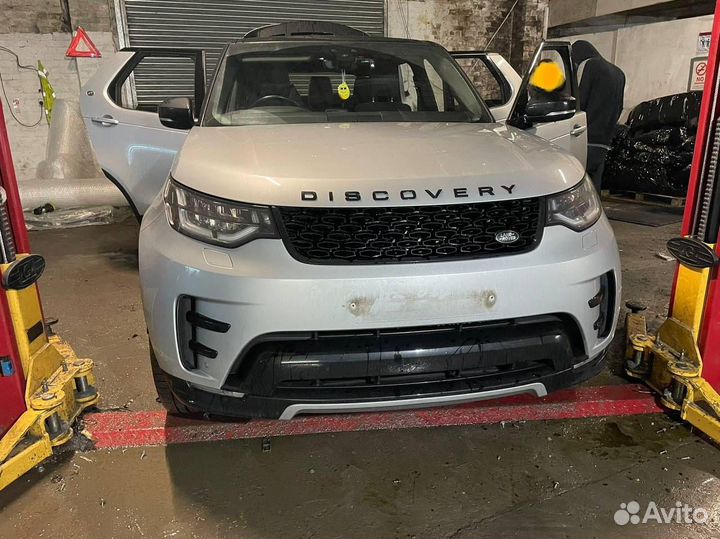 В разборе Land Rover Discovery 5 L462