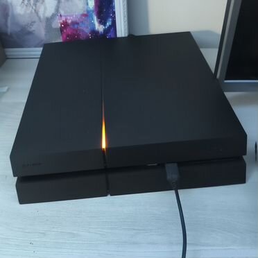 Sony PlayStation 4 Slim, 500 ГБ, 2 геймпада