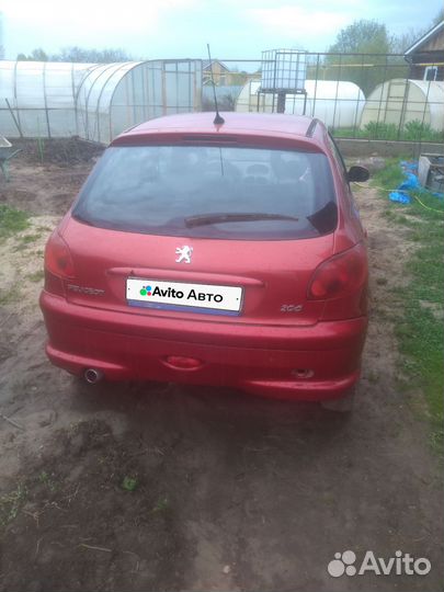 Peugeot 206 1.6 МТ, 2005, битый, 278 000 км