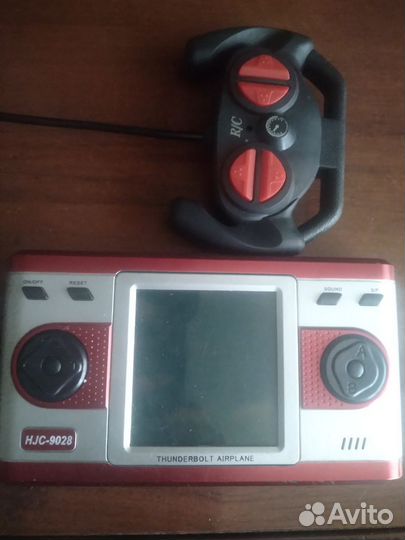 Карманная игровая приставка