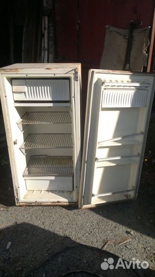 Холодильник бирюса старый но рабочий