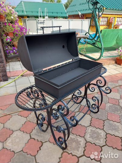 Мангал с крышей