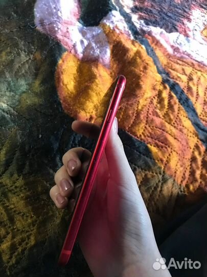 Телефон iPhone se 2020