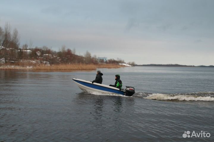 Лодка Кайман 36c. Тримаран (мотор 8-25 л.с.)