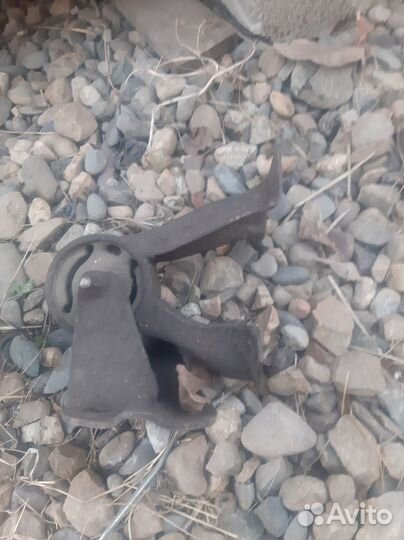 Подушка двигателя задняя на Лифан Солано 1