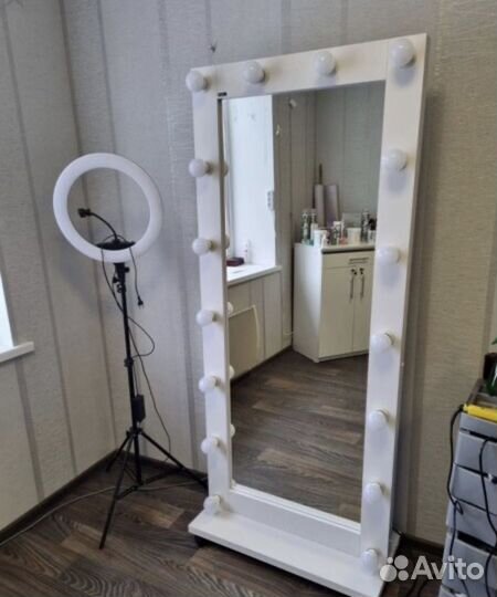 Зеркало с подсветкой в полный рост