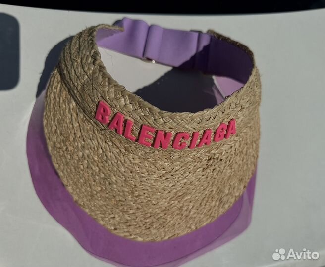 Козырек в стиле Balenciaga