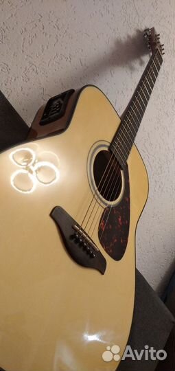 Электроакустическая гитара Yamaha fg800
