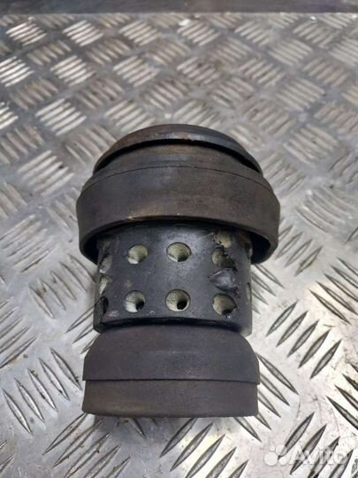 Подушка двигателя Volkswagen Passat B4 1H0199611