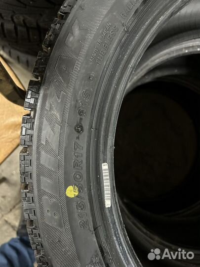 Bridgestone Blizzak VRX 215/50 R17 91