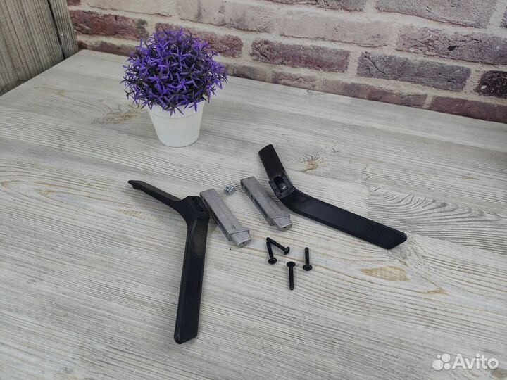 Ножки \ Подставка телевизора Doffler 32CH52-T2