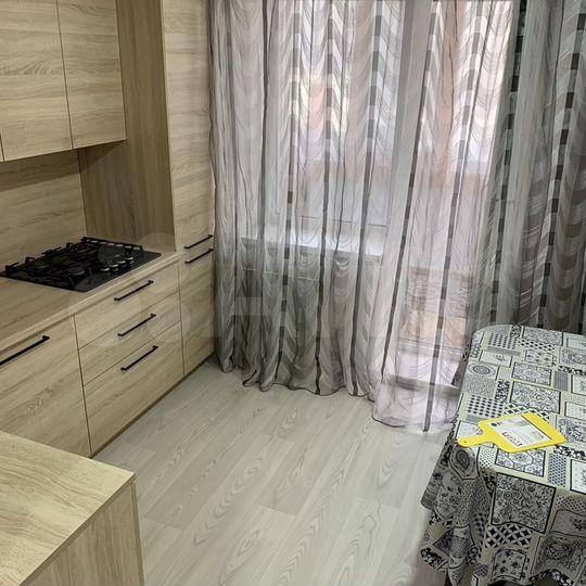 2-к. квартира, 50 м², 2/9 эт.