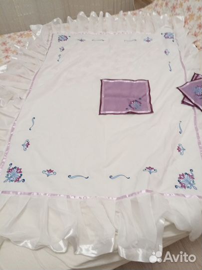 Скатерть и 6 салфеток