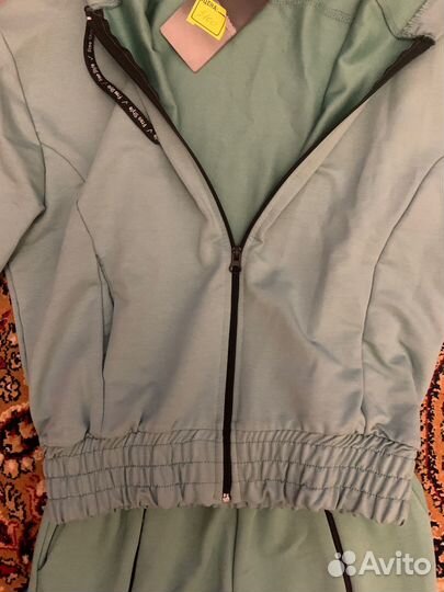 Спортивный костюм женский и кофты