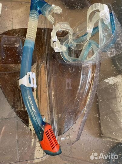 Маска с трубкой для подводного плавания