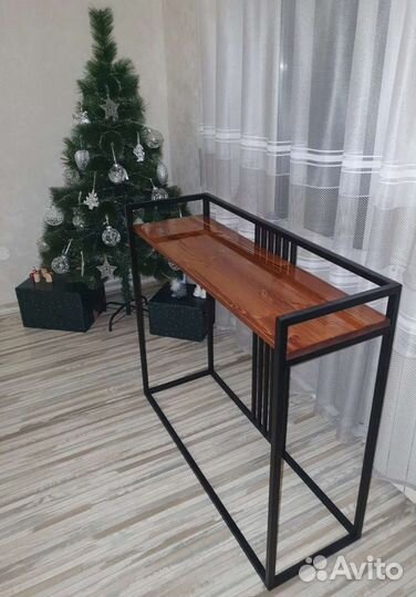 Консоль в стиле лофт