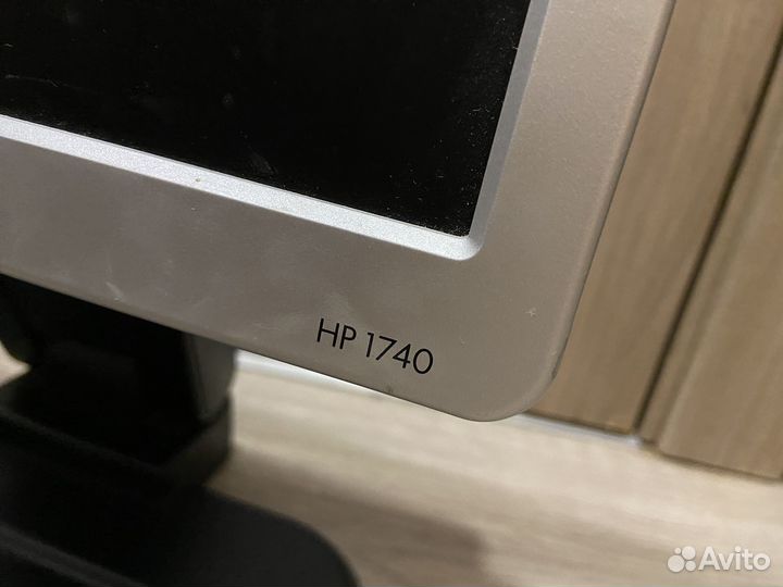 Монитор hp 1740
