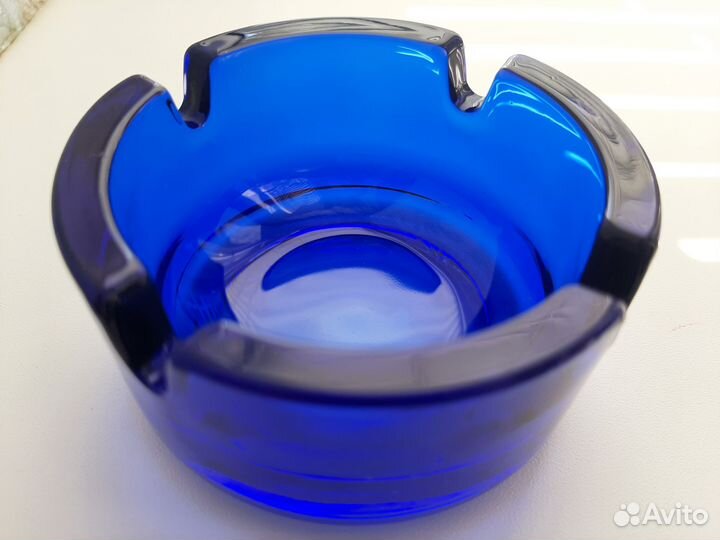 Пепельницы из камня и цветного стекла