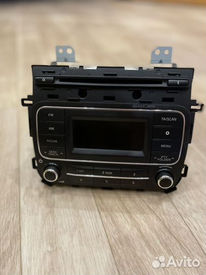 Штатная магнитола kia cerato 3 с рамкой