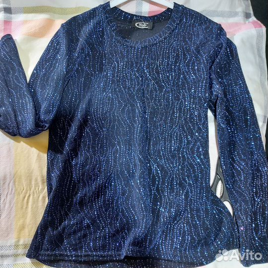 Футболка со стразами